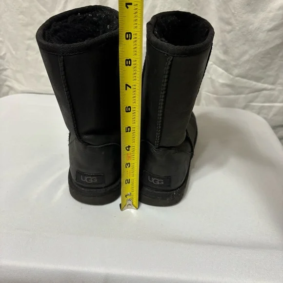 UGG Classic Short Leather Boots in black. - Picture 8 of 9